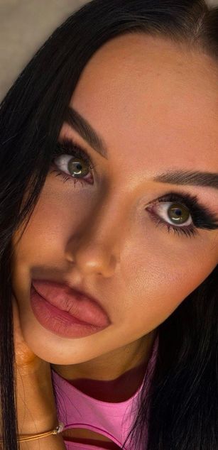 Model - kimberry bigtits