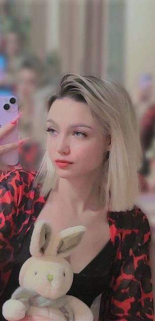 Model - Lina Lirian sexy