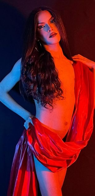 Model - Agatha deepthroat