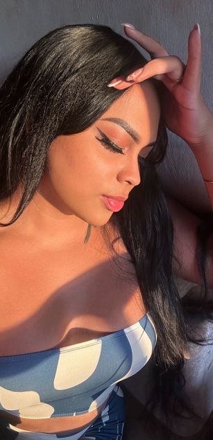 Model - Victoria phillips bigcock