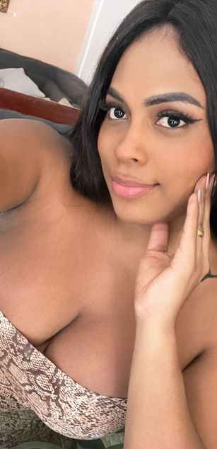 Model - Victoria phillips bigcock