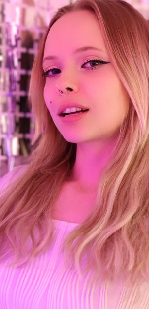 Model - LucyLoy teen