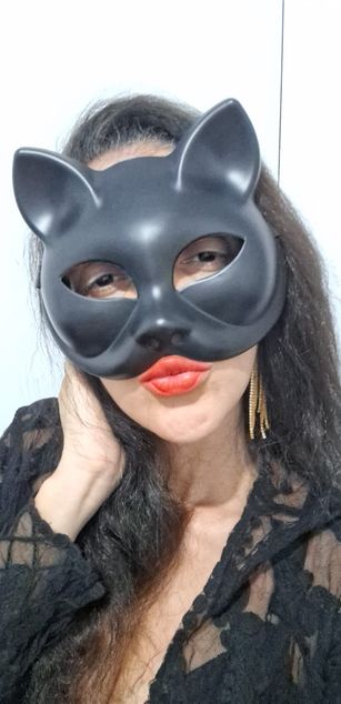 Model - Scarlette dominatrix