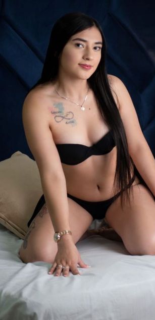 Model - Annye Watson blowjob