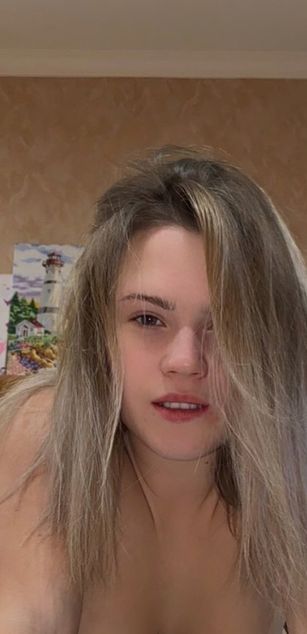 Model - ElseaBloom blowjob