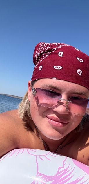 Model - ElseaBloom blowjob