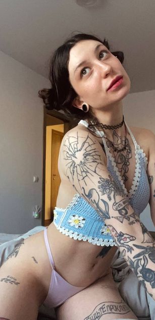 Model - wtf molly blowjob