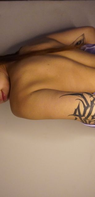 Model - rouse foster bigtits