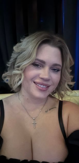 Model - ElseaBloom blowjob