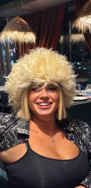 Model - ElseaBloom blowjob