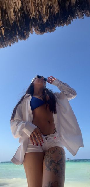 Model - Princess Miley ass