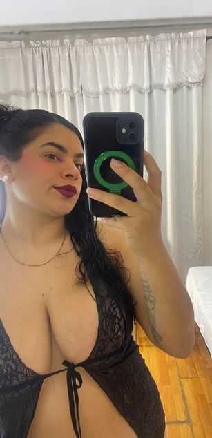 Model - Ambar SM deepthroat