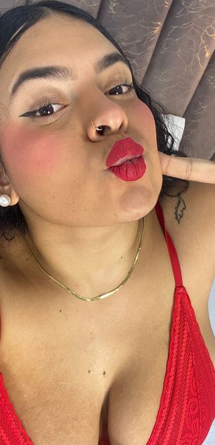 Model - Ambar SM deepthroat