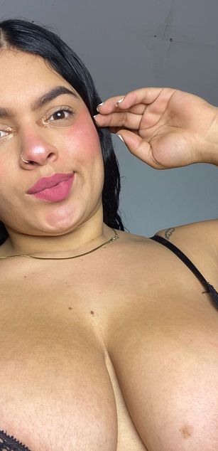 Model - Ambar SM deepthroat