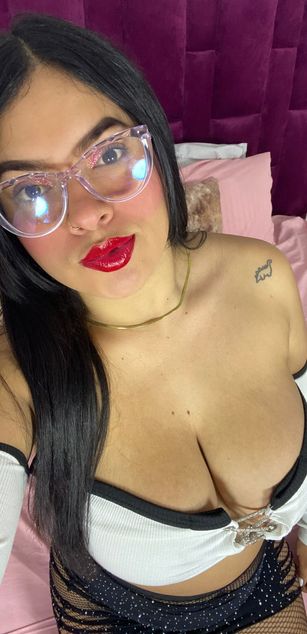 Model - Ambar SM deepthroat