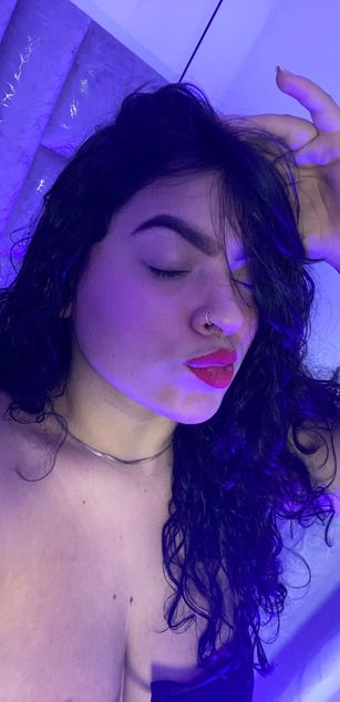 Model - Ambar SM deepthroat