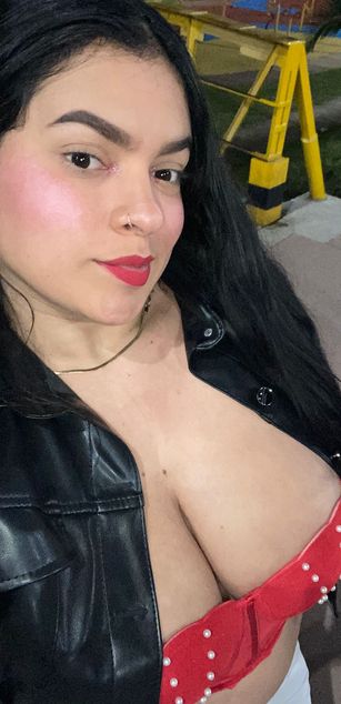 Model - Ambar SM deepthroat