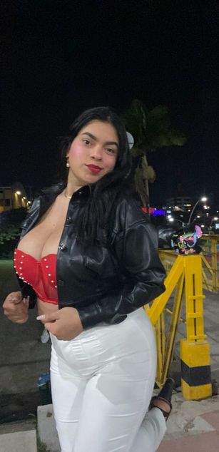 Model - Ambar SM deepthroat