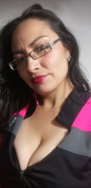 Model - YaeliSweet latin