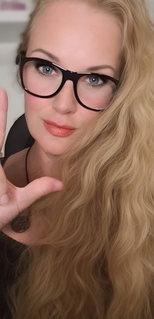 Model - MissVeena sexy