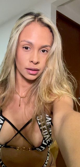 Model - Zoey blowjob