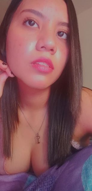 Model - Lola Gibson lesbian