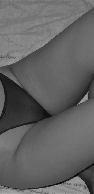 Model - Lola Gibson lesbian