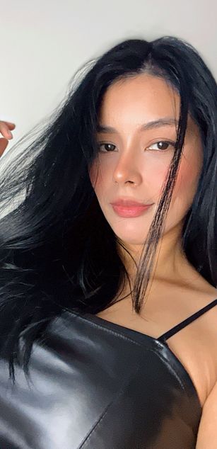 Model - AlisonHowell erotic