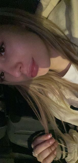 Model - Angela dirtytalk