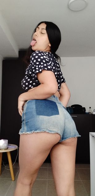 Model - NicolleRouse blowjob