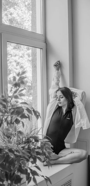 Model - Ketrin Kim dildo