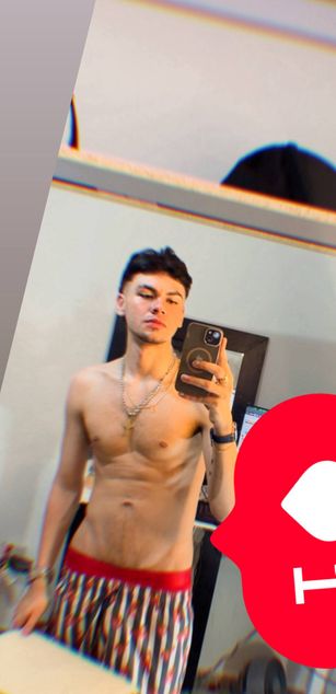 Model - Ryan695 smoke