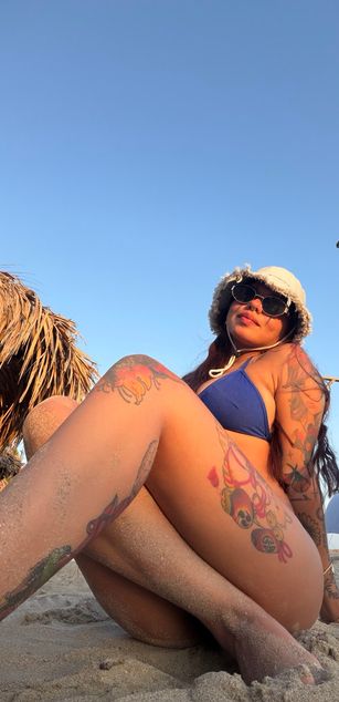 Model - Princess Miley ass