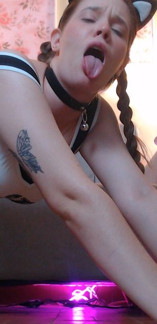 Model - ARIEL deepthroat