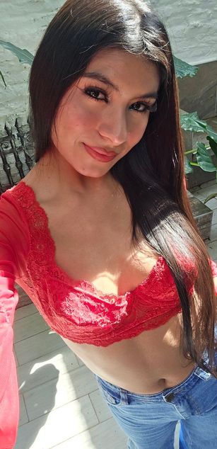 Model - LissaWild deepthroat