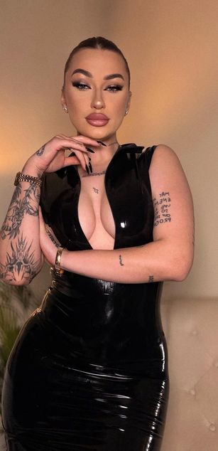 Model - The Enchantress femdom