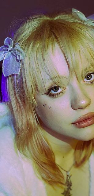 Model - Cassie Blondie dirtytalk