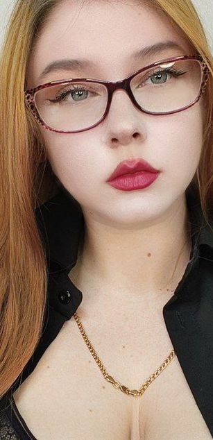 Model - Sonya Rosalian striptease