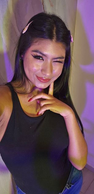 Model - LissaWild deepthroat