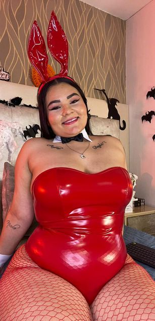 Model - Katya Pittman deepthroat