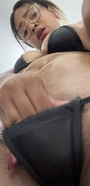 Model - Alicia deepthroat