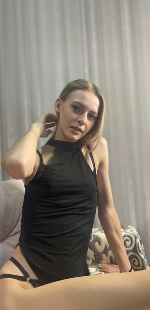 Model - Samanta petite