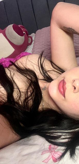 Model - Leah Martinez deepthroat