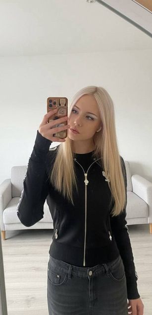 Model - LinaSisy fetish