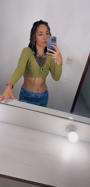 Model - SilvanaOwen JOI