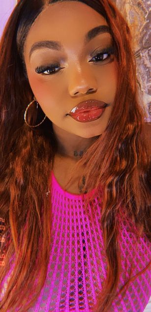 Model - SarahBleer bigtits