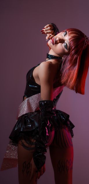 Model - Carmilla fetish