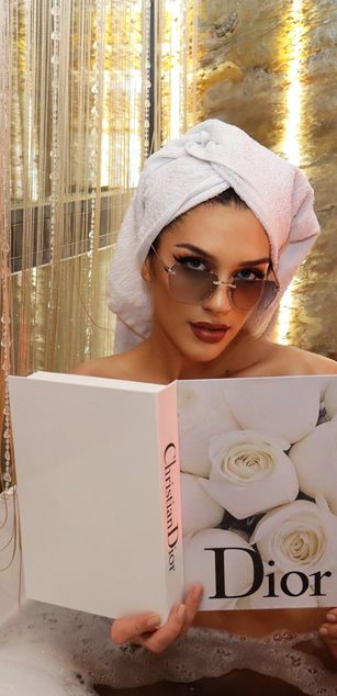 Model - Nerissa Myst heels