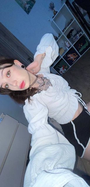 Model - wtf molly blowjob