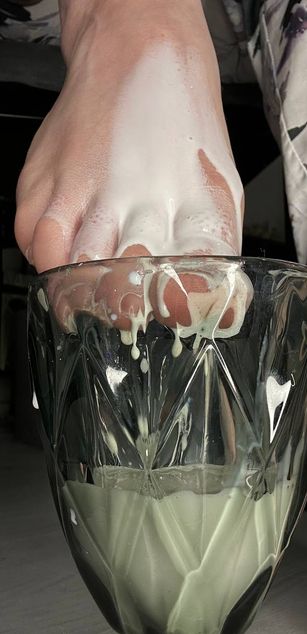 Model - KellyMoors curvy